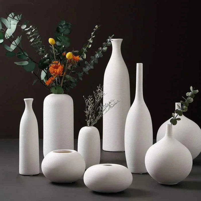 Minimalist White Ceramic Vase – Modern Home Decor Accent