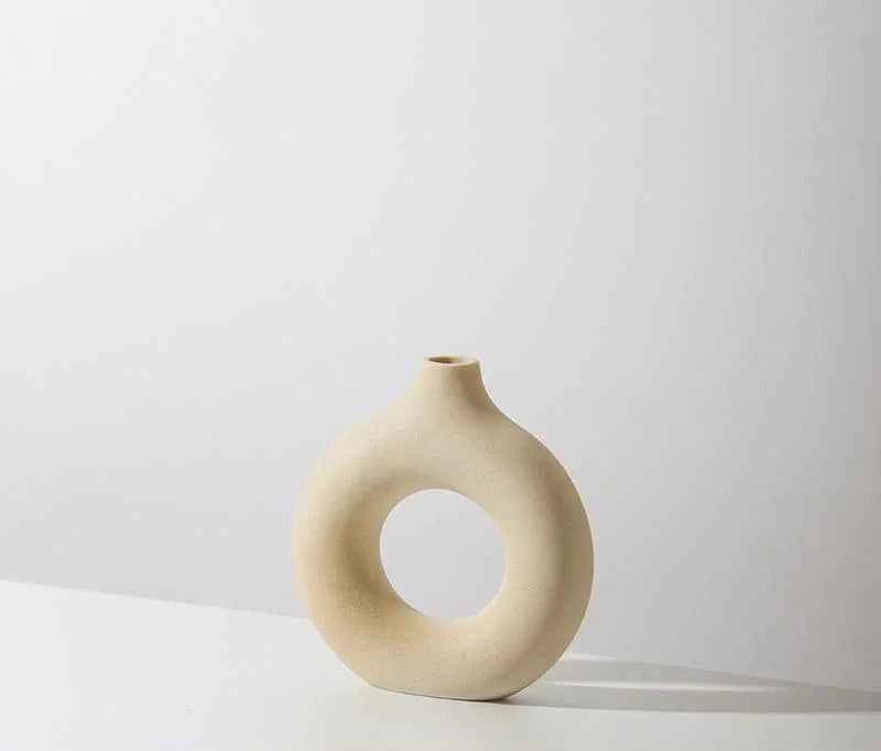 Minimalist Ceramic Round Vase – Modern Home Decor Accent