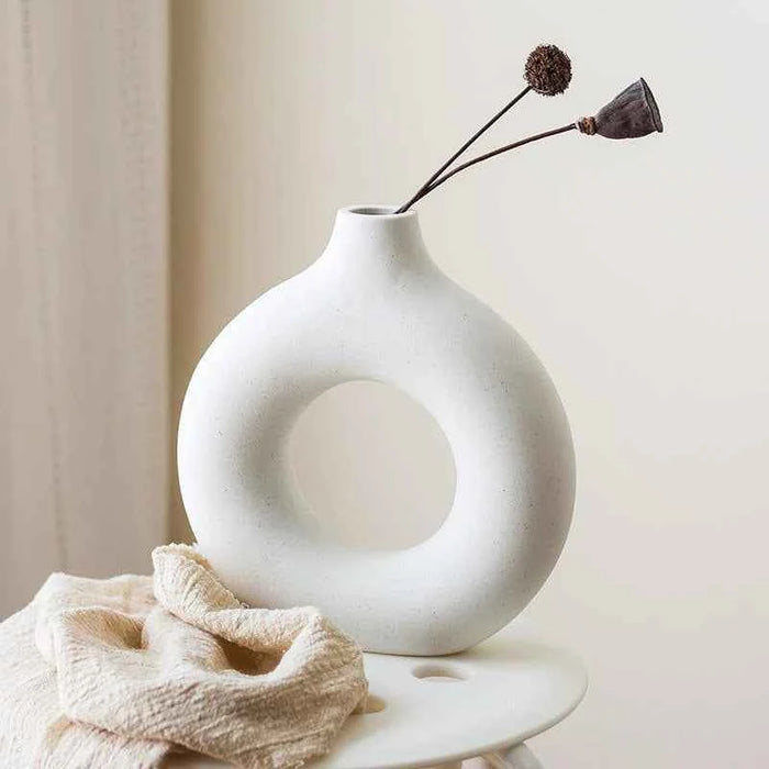 Minimalist Ceramic Round Vase – Modern Home Decor Accent